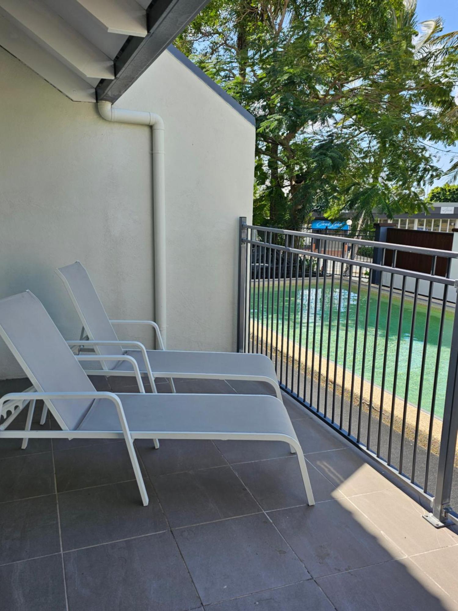 Airlie Seaview Apartments Airlie Beach Esterno foto